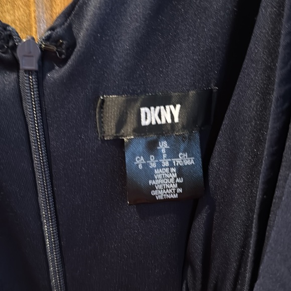 DNKY dress -size 6 -Navy and cream - perfect condition - Picture 3 of 3